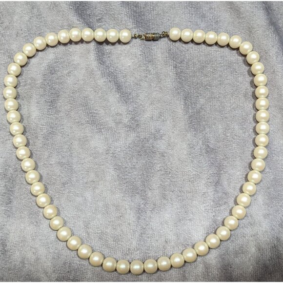 Vintage Shimmery Faux Pearl Beaded Necklace - Picture 6 of 6